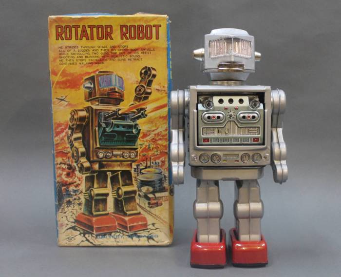 3 inch tall Tin Windup Walking Classic Type toy Robot  Sci-Fi
